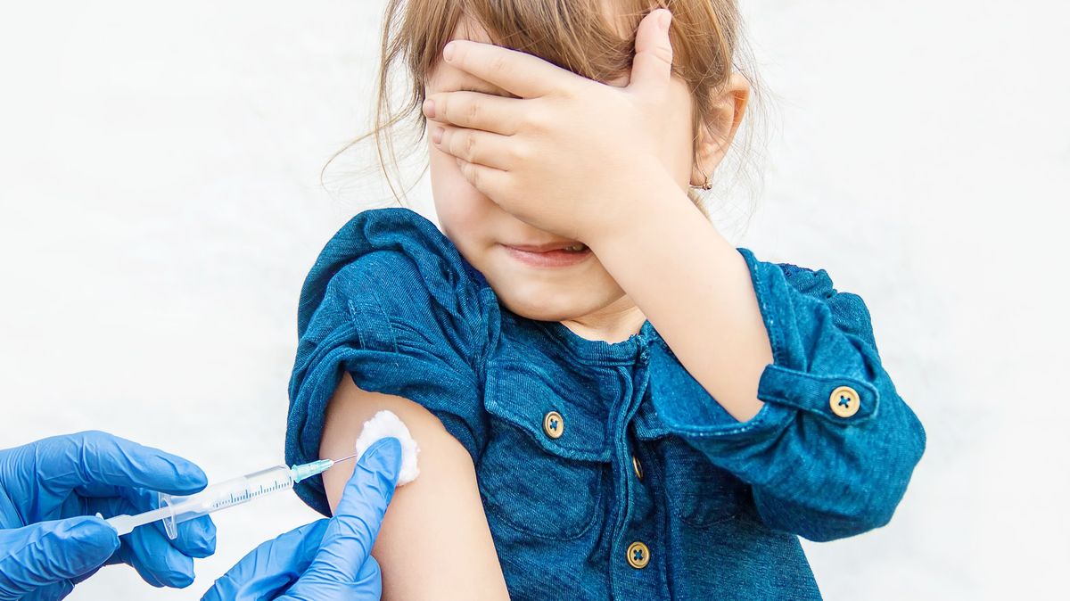 EMA schválila vakcínu proti covidu od Pfizeru pro děti od 5 do 11 let